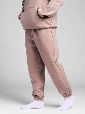 Women’s Comfrt Signature Jogger in Taupe